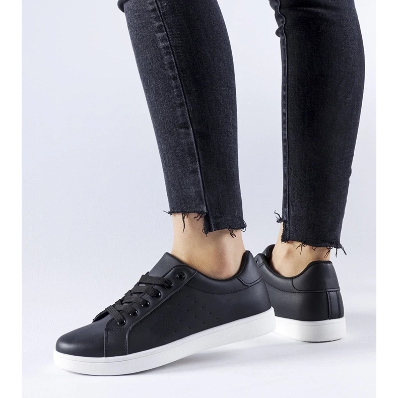 D/GMR Mustat Bourassa-lenkkarit 1