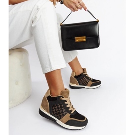 D/GMR Black Chestnut wedge -lenkkarit musta 1