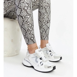 D/GMR Valkoiset lenkkarit massiivisella Jacobine-pohjalla valkoinen 2