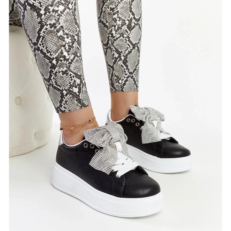 D/GMR Mustat lenkkarit korkealla Rensjellä 1