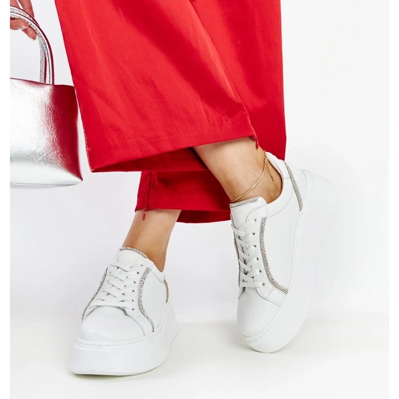 D/GMR Karinon valkoiset nahkalenkkarit strassilla valkoinen 2