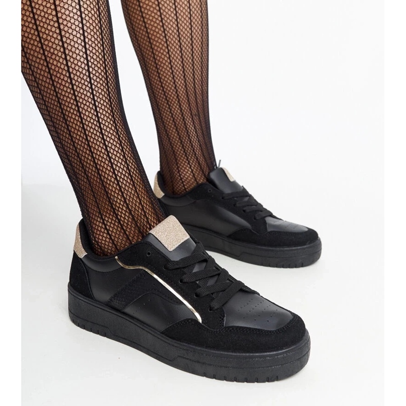 D/GMR Walda mustat alustalenkkarit 1