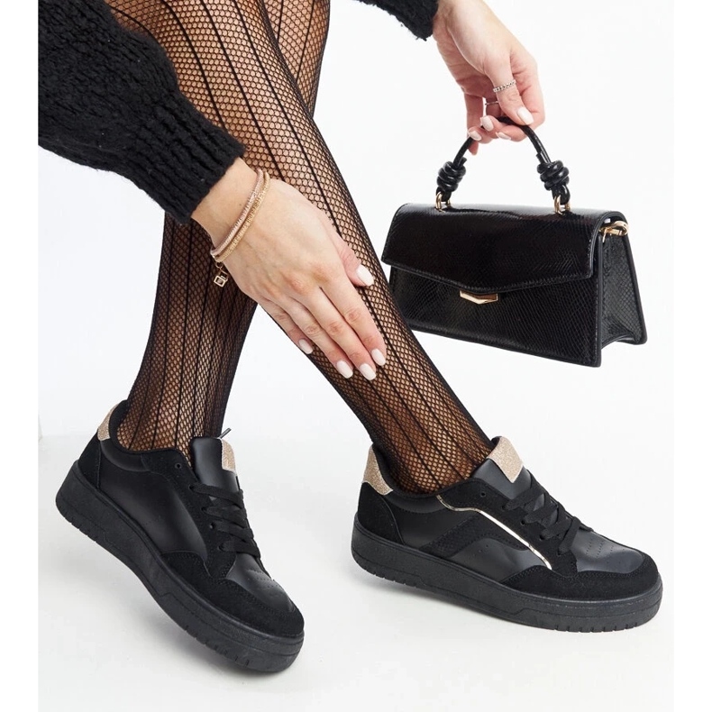 D/GMR Walda mustat alustalenkkarit 2