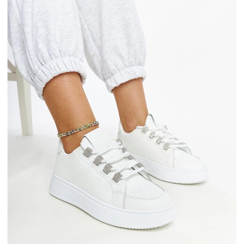 D/GMR Valkoiset lenkkarit, joissa paksu Walida-pohja valkoinen 2