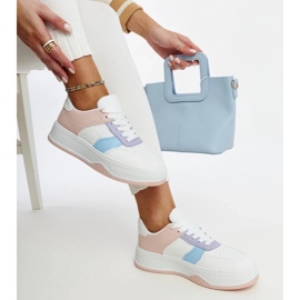 D/GMR Valkoiset ja vaaleanpunaiset tennarit, joissa paksumpi Rafida-pohja vaaleanpunainen 2