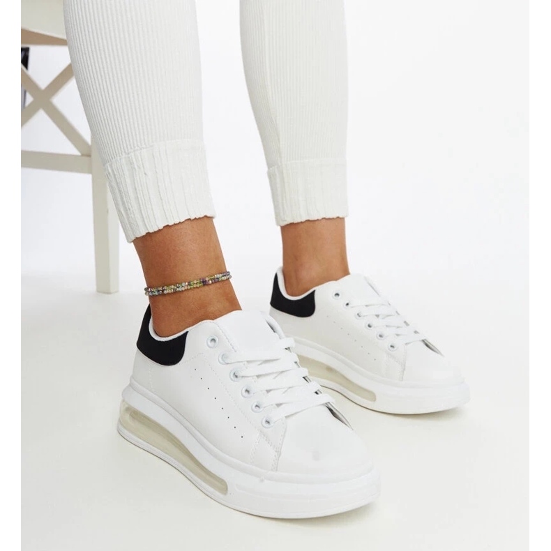 D/GMR Valkoiset lenkkarit, joissa korkea pohja Zrina valkoinen 2