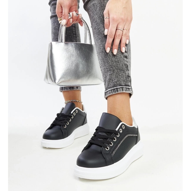 D/GMR Mustat lenkkarit koristeellisilla Perica strassilla 2