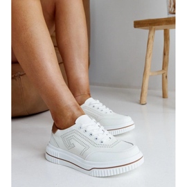 Beige nahka lenkkarit ryntävät 2