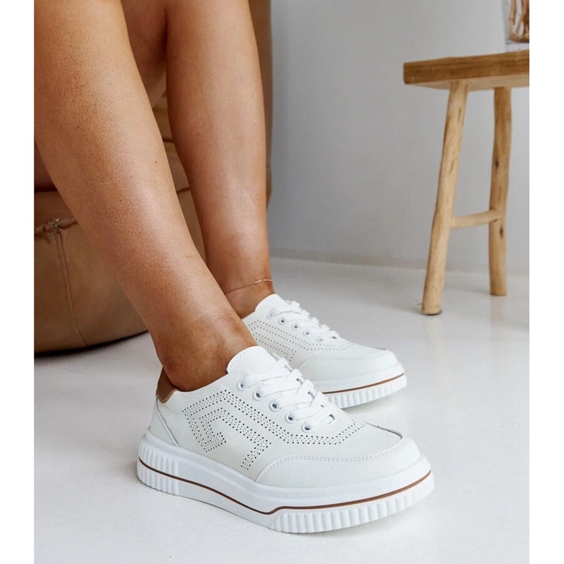 Beige nahka lenkkarit ryntävät 2