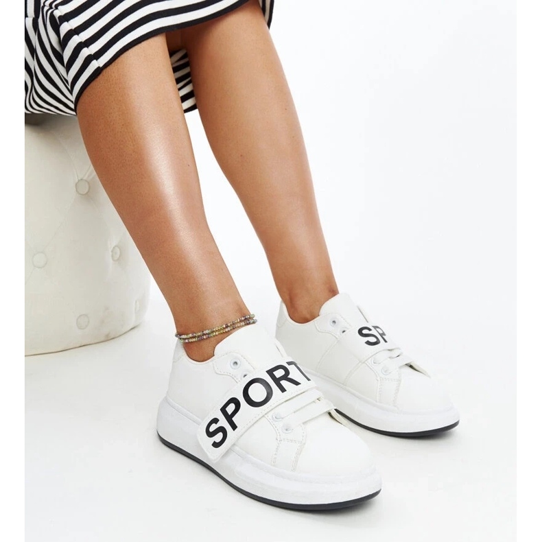 Valkoiset lenkkarit Ayna -alustalla valkoinen 1