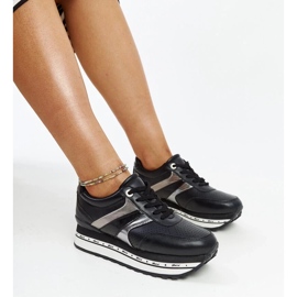 Mustat lenkkarit Meharin korkealla pohjalla 1