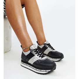 Askaluan mustat lenkkarit korkealla pohjalla 1