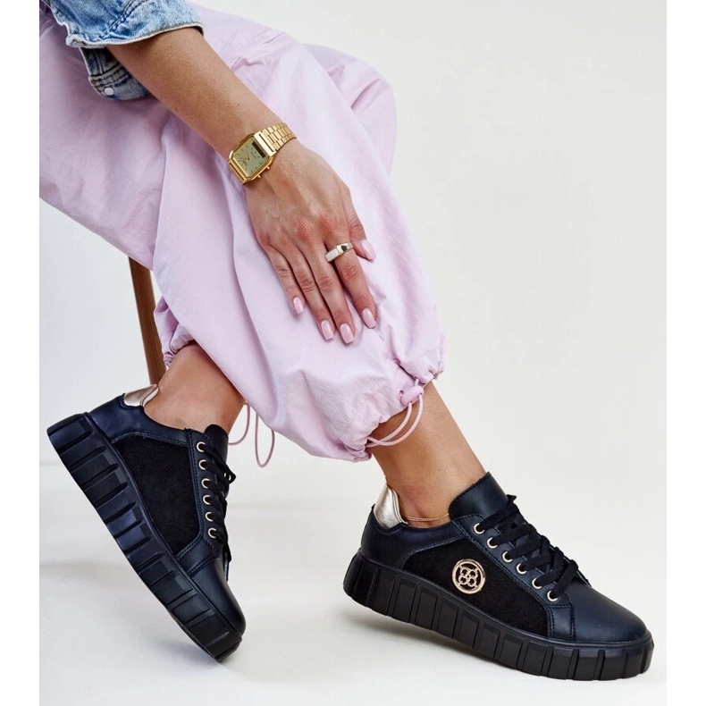 Mustat nahkaiset tennarit massiivisella Viera-pohjalla 2