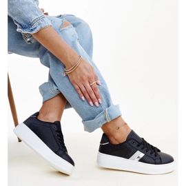 Mustat Basmalia lenkkarit 1