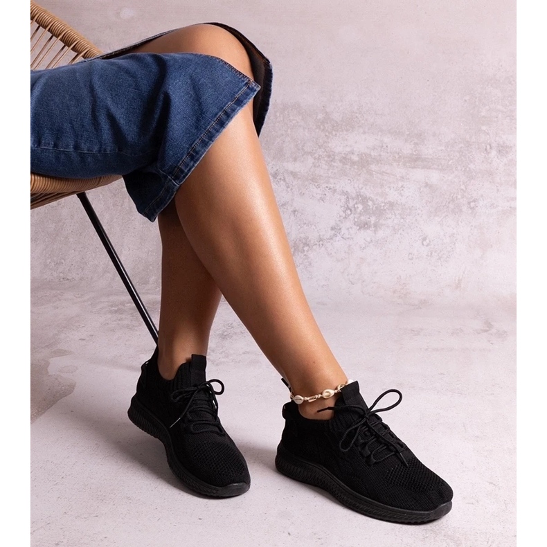 D/CEO Mustat Khitam urheilulenkkarit 2