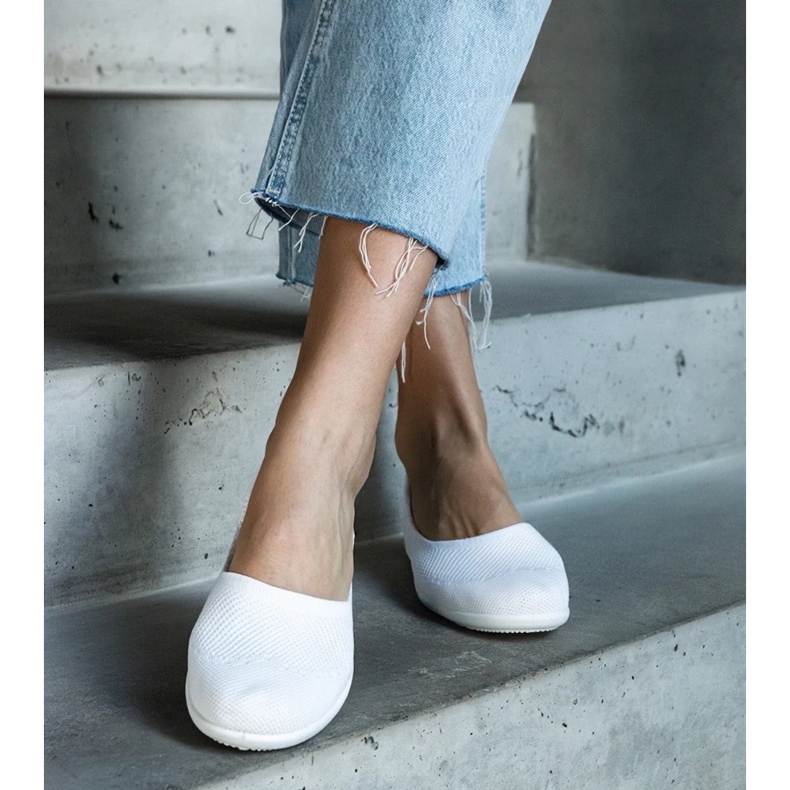 D/CEO Provencher valkokankainen balettiasunto valkoinen 2