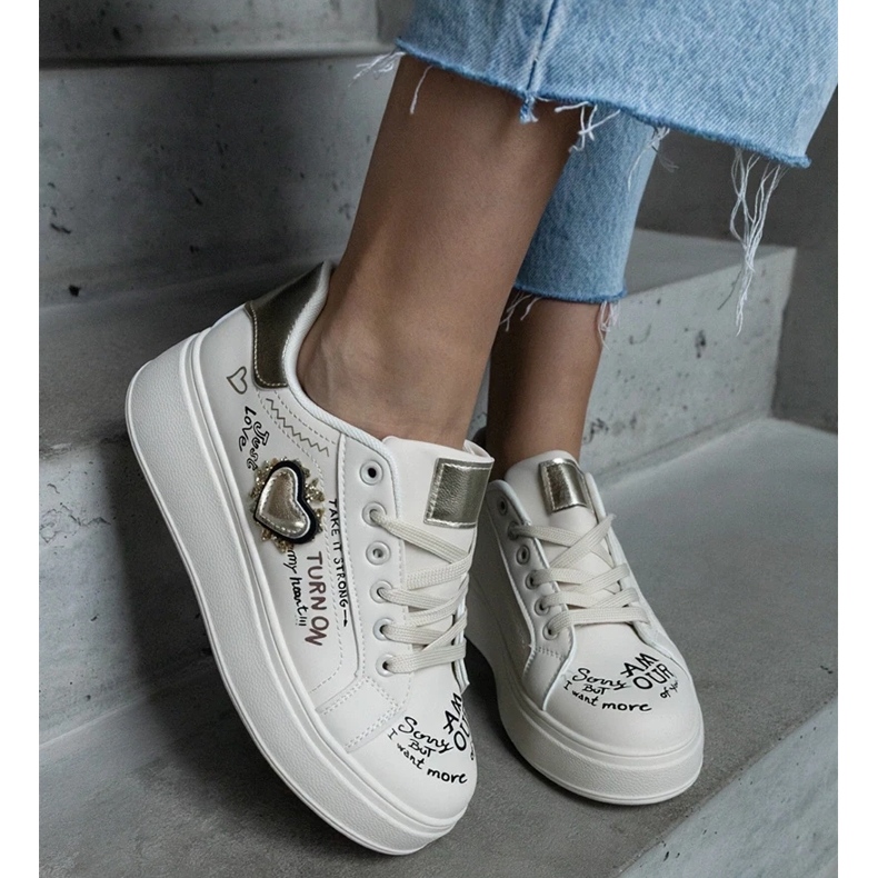 D/CEO Beiget lenkkarit, joissa on merkintä ja merkinnät Etara-alustalla 2