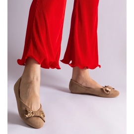 D/CEO Ruskeat balerinakengät koristeltu rusetilla ja Esdras-rintakorulla 2