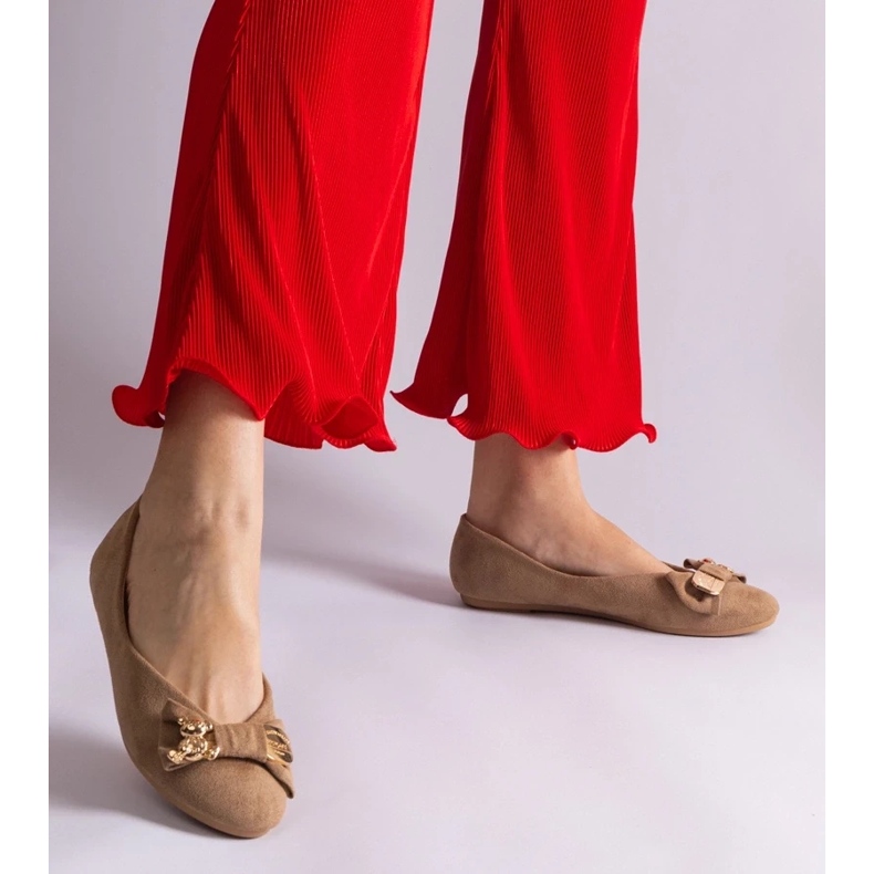 D/CEO Ruskeat balerinakengät koristeltu rusetilla ja Esdras-rintakorulla 2