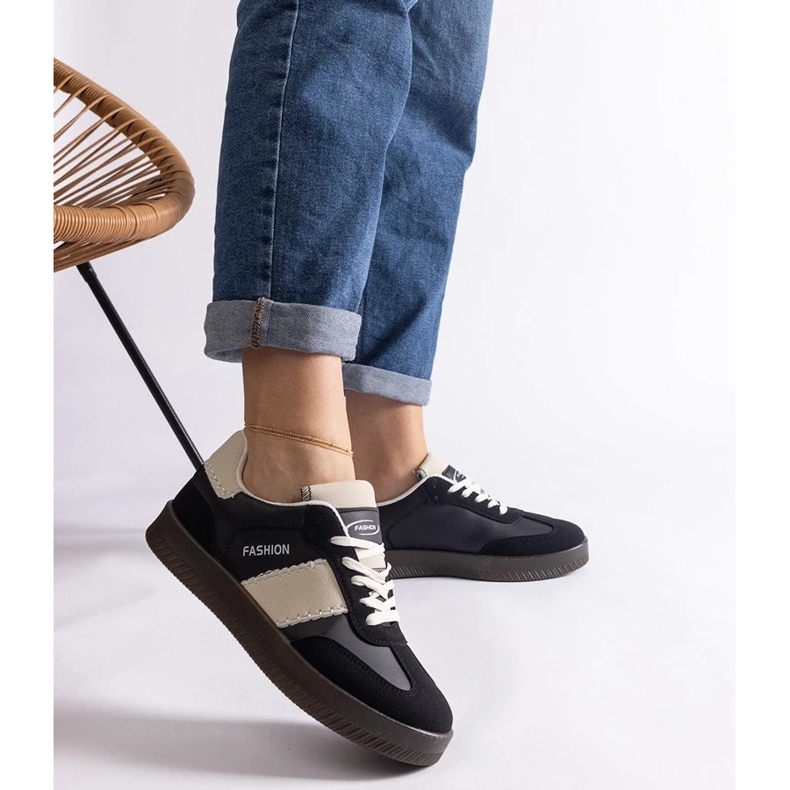 D/CEO Mustat alustalenkkarit Puente-ompeleilla 2