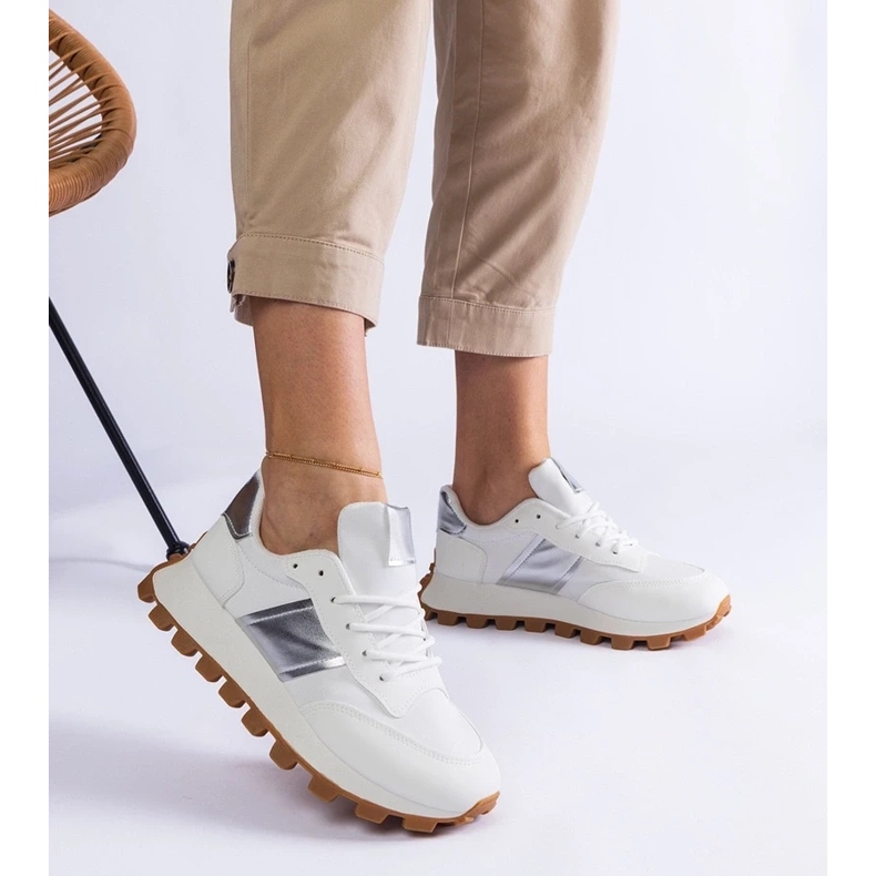 D/CEO Valkoiset lenkkarit, joissa on näkyvä restrassi valkoinen 2