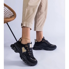 D/CEO Mustat lenkkarit Martinezin sydämen kanssa 2