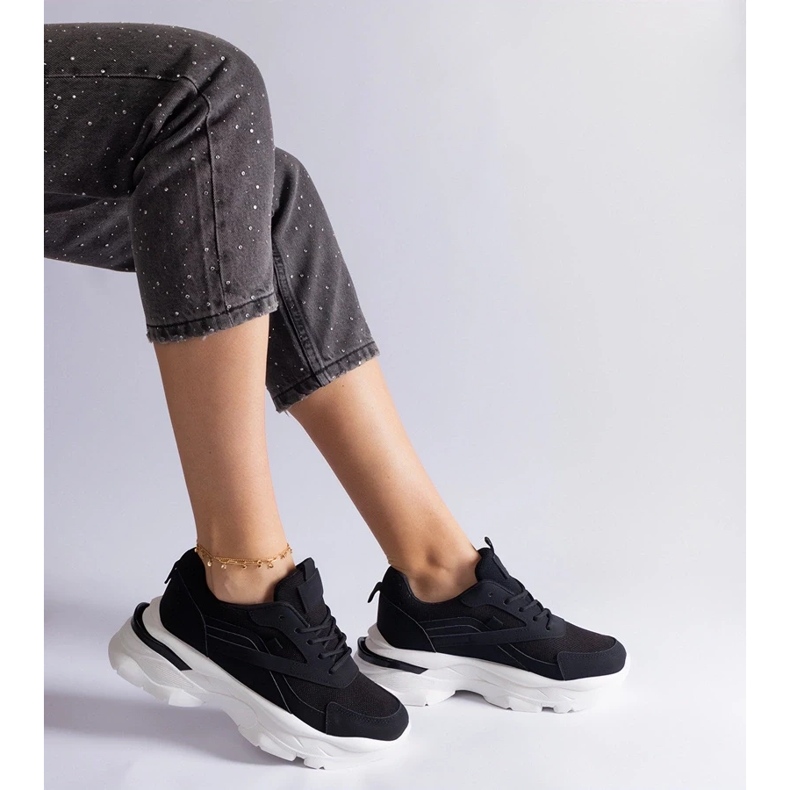 D/CEO Guerreran mustat tennarit, joissa paksumpi pohja 2