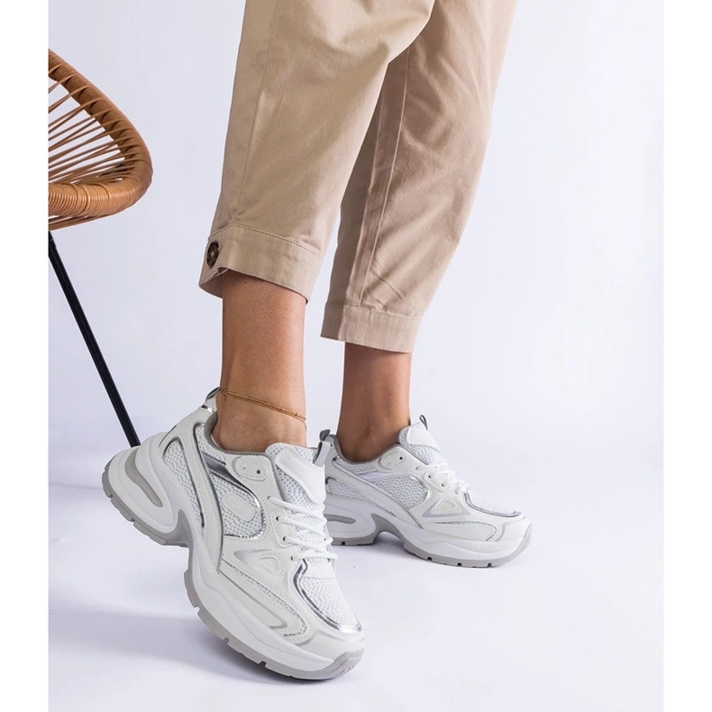 D/CEO Valkoiset lenkkarit massiivisella Adom-pohjalla valkoinen 2