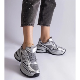 D/CEO Hopeanväriset tennarit massiivisella Adom-pohjalla 1