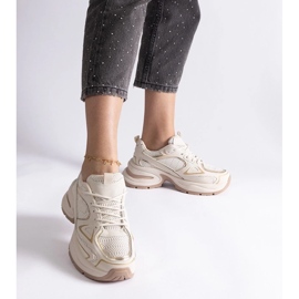 D/CEO Beiget lenkkarit massiivisella Adom-pohjalla 1