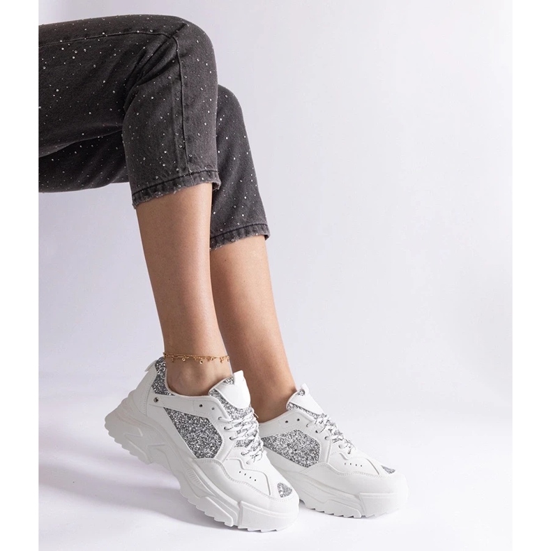 D/CEO Valkoiset naisten tennarit, joissa on kimaltelevia Caraballo-osia valkoinen 2