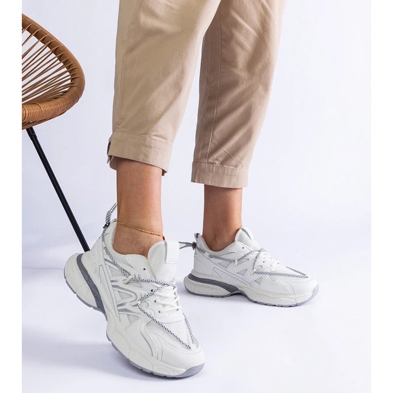 D/CEO Valkoiset naisten tennarit massiivisella Colunga-pohjalla valkoinen 2