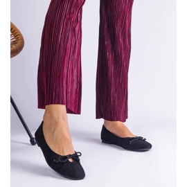 D/CEO Musta balleriinit koristeellisella pollinos -keulalla 2