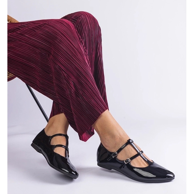 D/CEO Mustat patentoidut balettihousut, joissa Marinos-solki 1