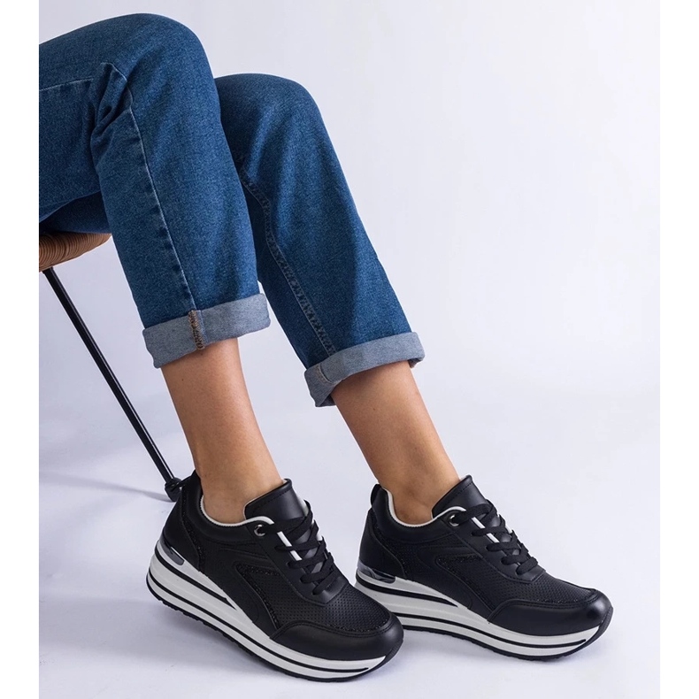 D/CEO Mustat alustalenkkarit, jotka on koristeltu glitterillä ja metallisella Ursula-sisäkkeellä 2