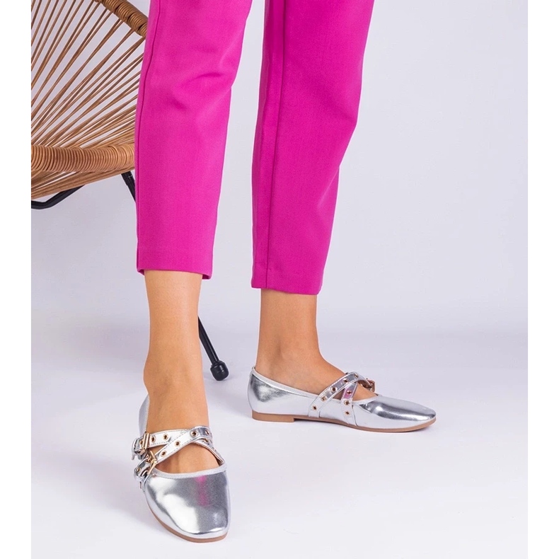 D/CEO Hopea Eco -Leather Ballerinas, joka on koristeltu Emmarino -soljilla 2