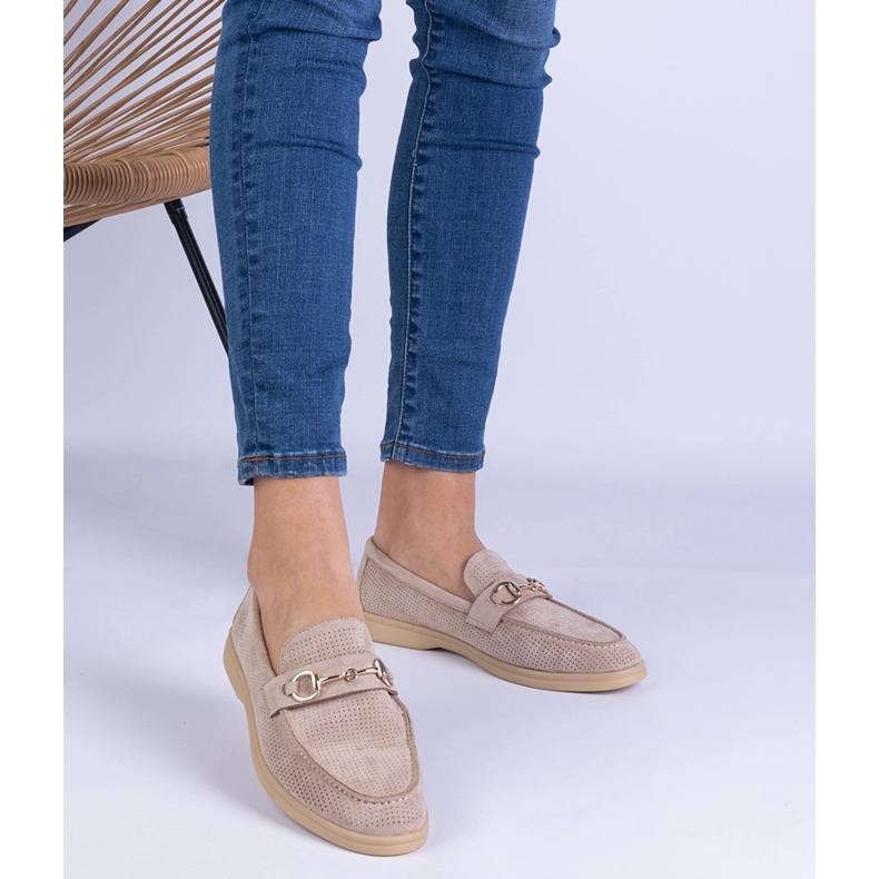 Ruskeat avoimet työt Ekozamzamowe -leipomot kultaisella sisustuksella 1