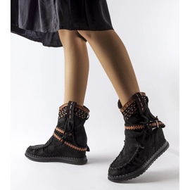 D/CEO Beausoleilin mustat kiila saappaat 2