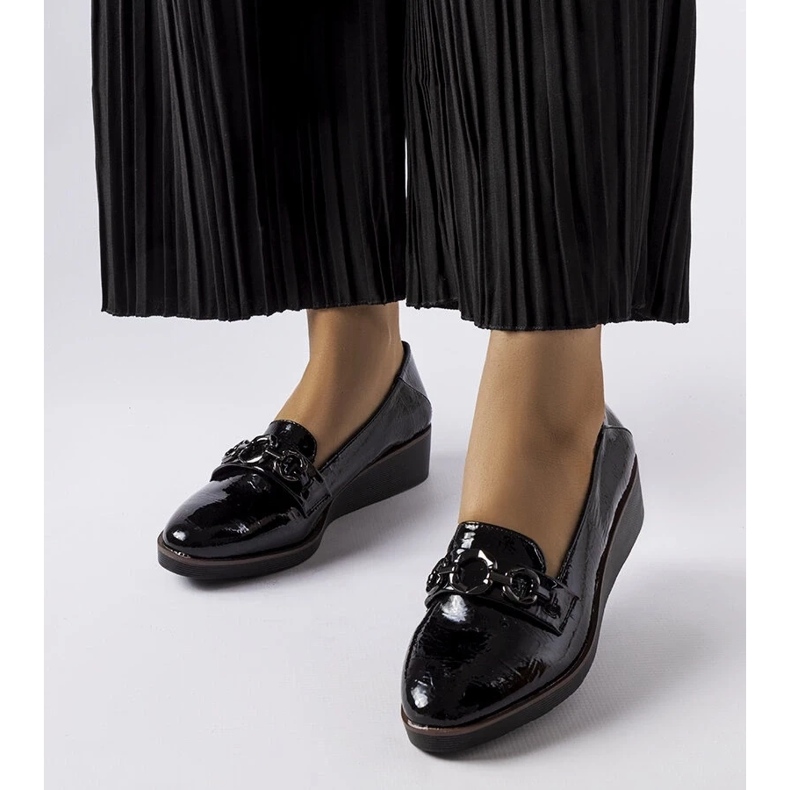 D/CEO Erinin mustat patentoidut kiilaloaferit 1