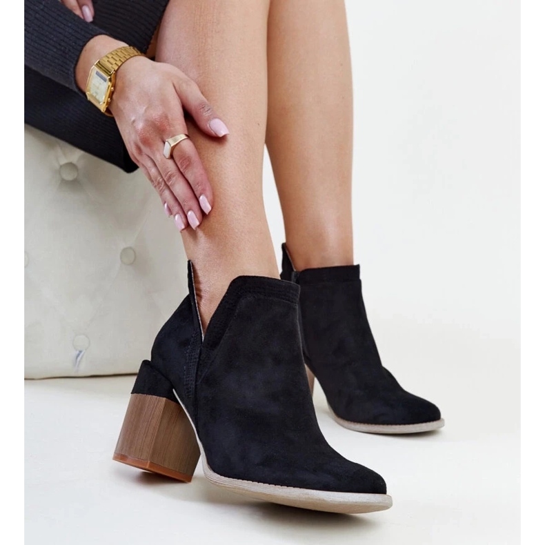 D/CEO Mustat eristetyt epäsymmetriset saappaat Vanja-lohkolla 1