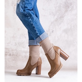 D/CEO Tumman beigenväriset nilkkurit Aseran ekonahasta 2