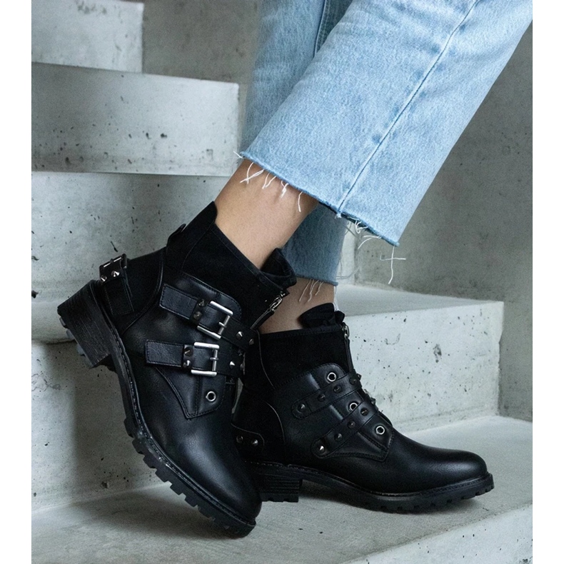 D/CEO Neffan mustat nilkkurit, joissa on nepparit ja tasainen kantapää 2