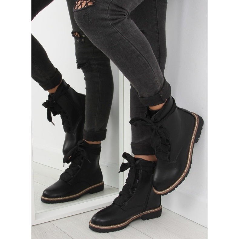 Mustat nauhakengät 8308 musta 2