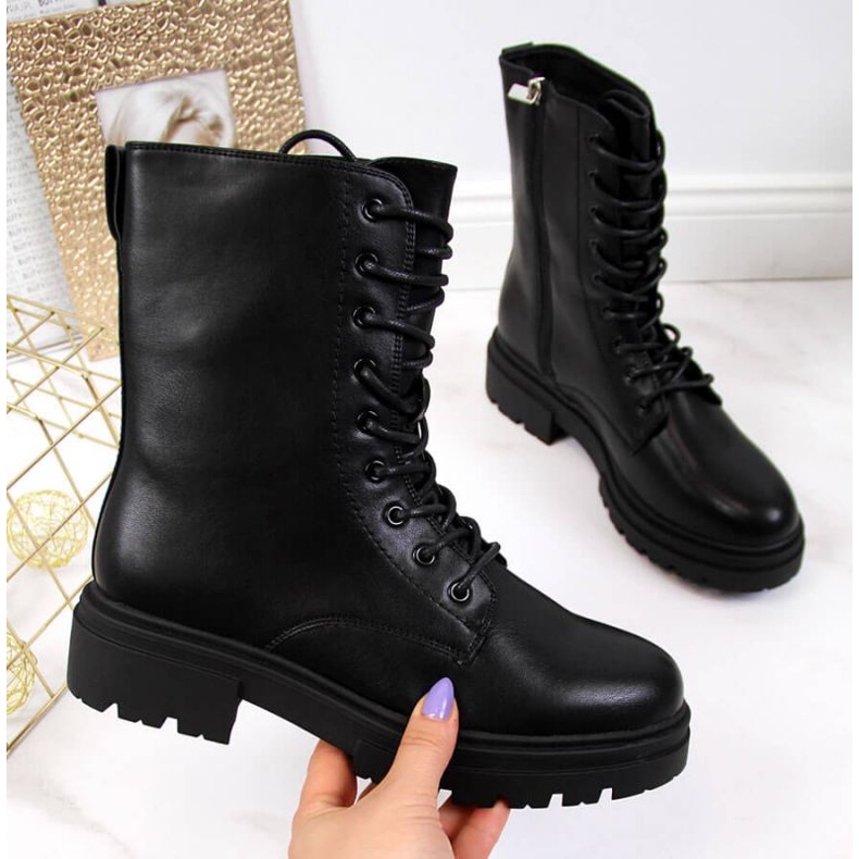 Evento -saappaat EVE313: ssa musta 1