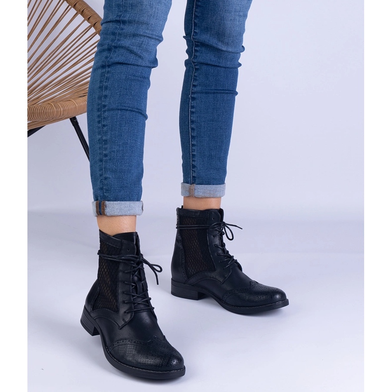 Reevesin mustat harjakattoiset tasaiset saappaat 1