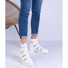 Valkoiset saappaat, joissa on ekologinen hola, litteillä katkaistuilla leikkauksilla valkoinen 1