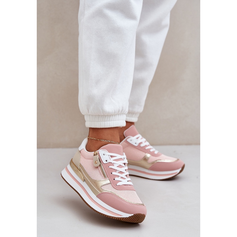 Naisten kiiltävät urheilukengät alustalla vaaleanpunainen 2