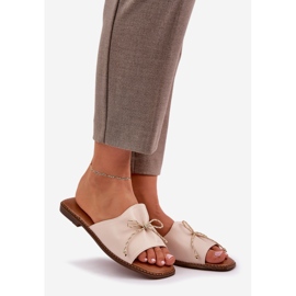 Litteät pohjat koristeellisella beige keulalla 1