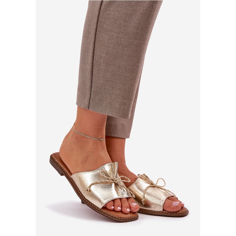 Litteä pohja flops koristeellisella kultaisella keulalla kultainen 1