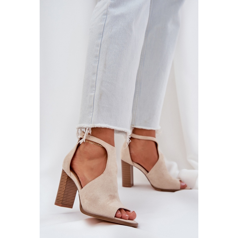 Sandaalit ekologisen mokkanan pylvään valossa beige 2